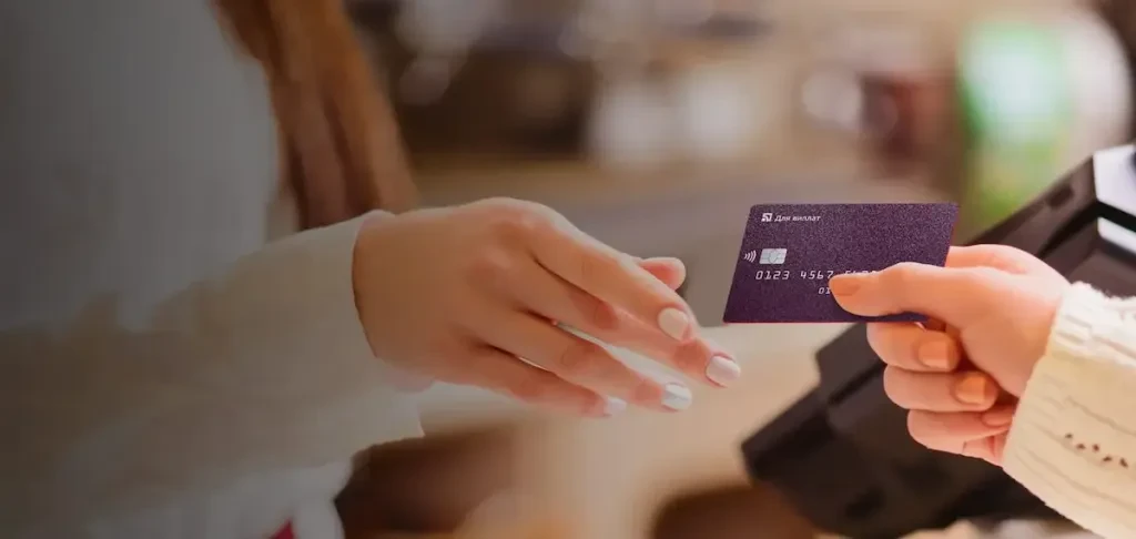 ПриватБанк удвічі підвищує поріг витрат для Visa Signature: що зміниться з жовтня