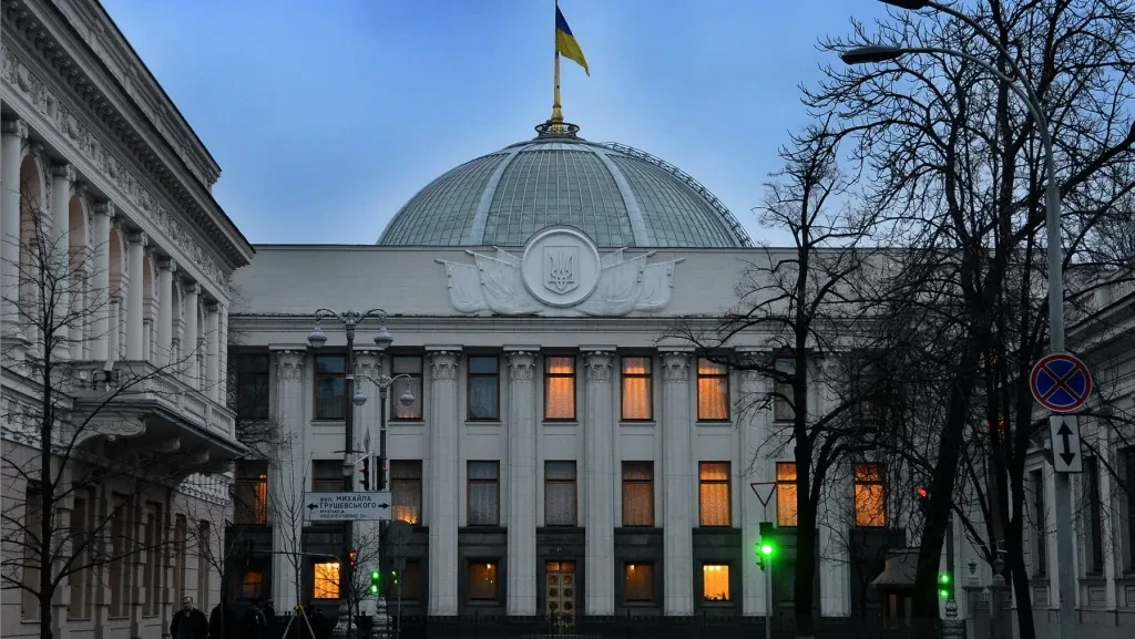 Рада запроваджує ПДВ на закордонні онлайн-покупки: платити доведеться навіть за дешеві посилки